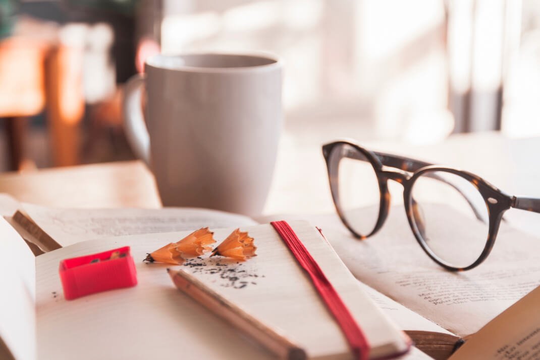 Glasses Guru: Tips and Trends